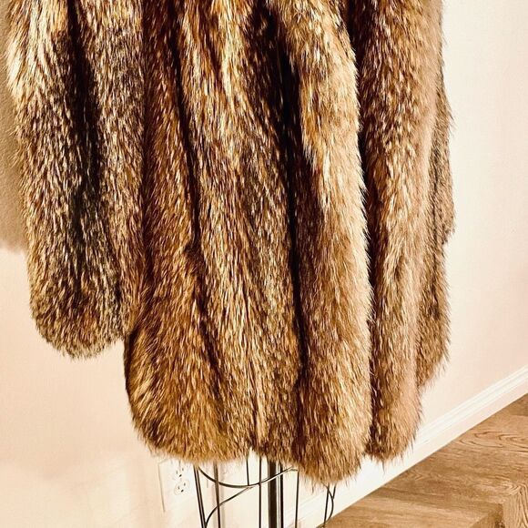 ♥️Luxurious Japanese Tanuki Fur Stroller Coat Vintage 1980s - Picture 12 of 16